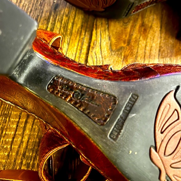 Brown Leather Women's Sandals - Picture 7 of 9